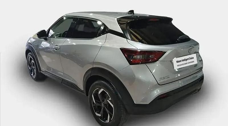 Usado Nissan Juke N-Connecta 114 CV (83 kW) 2023 Diamond silver (metalizado) SUV