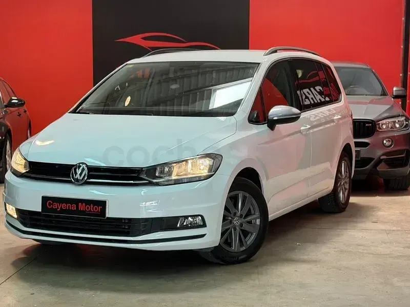 Usado VW Touran Business 115 CV (84 kW) 2020 Blanco Monovolumen
