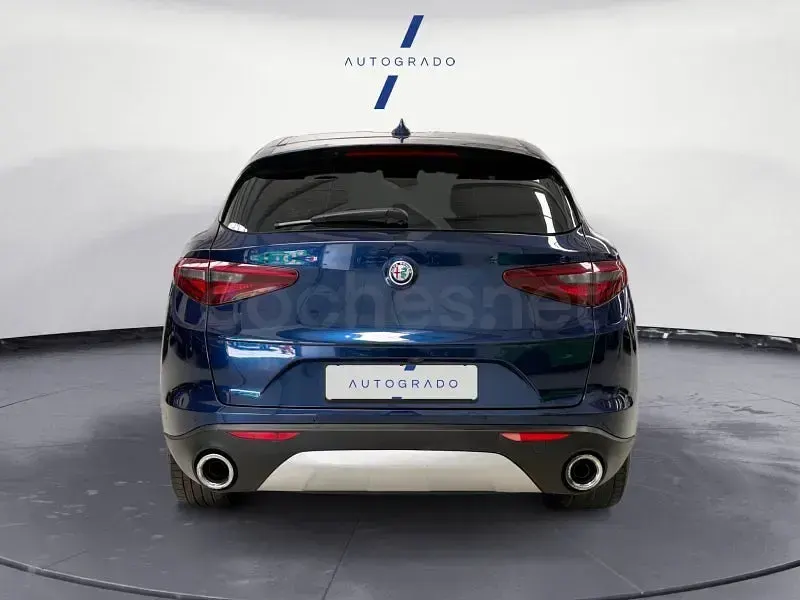 Usado Alfa Romeo Stelvio 280 CV (205 kW) 2017 Azul SUV
