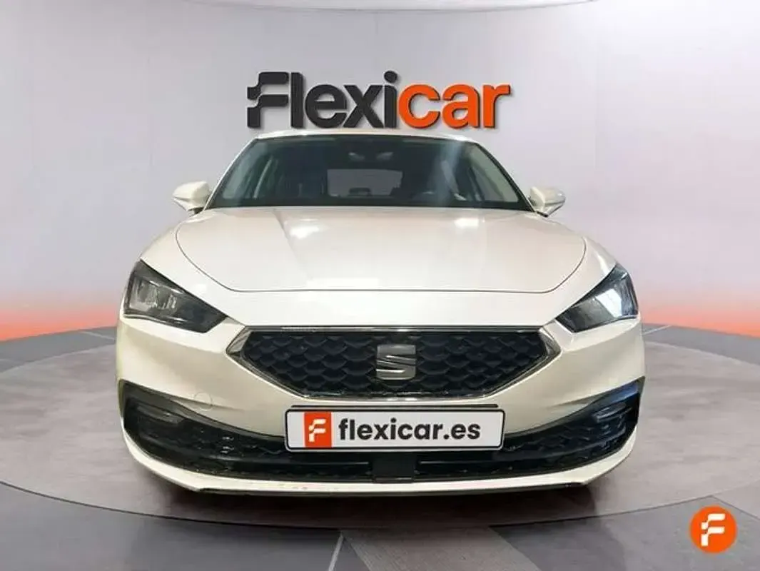 Usado Seat Leon Style 116 CV (85 kW) 2021 Blanco Utilitario