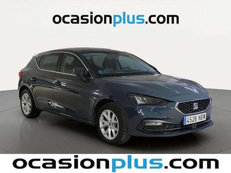 Usado Seat Leon Style 116 CV (85 kW) 2025 Azul Utilitario