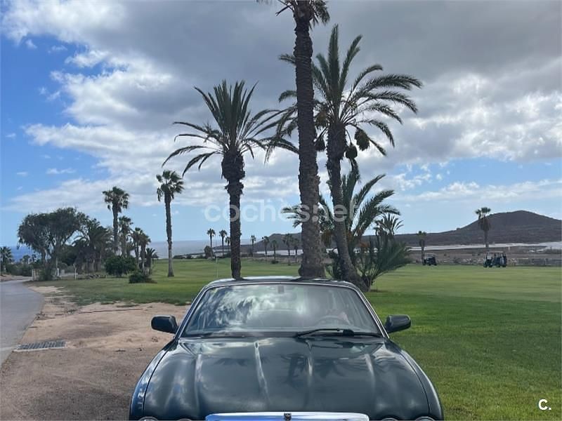 Usado Jaguar XJ8 Executive 240 CV (176 kW) 2000 Verde Berlina