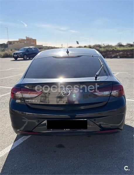 Usado Opel Insignia 136 CV (100 kW) 2020 Negro Berlina