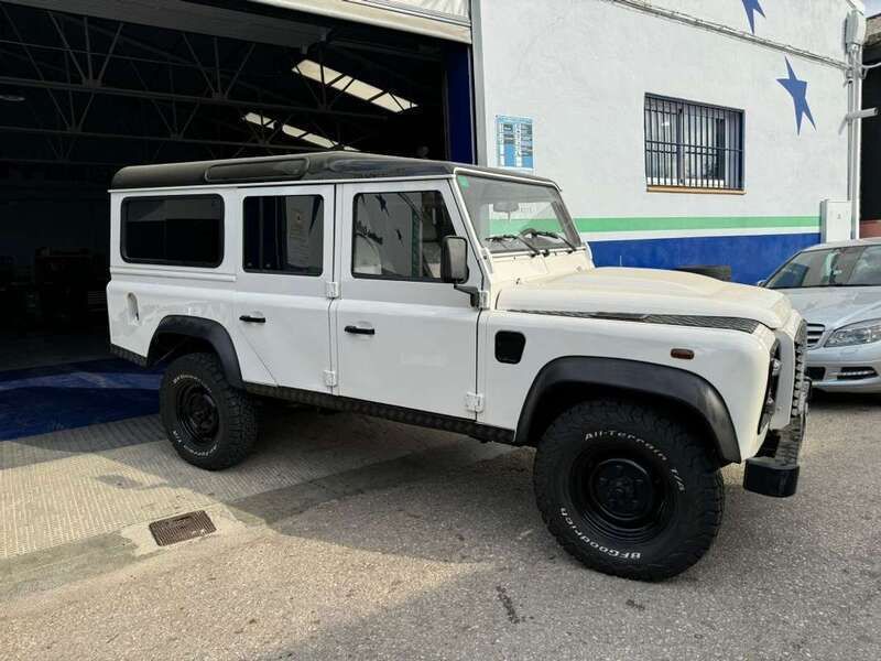 Blanco Usado 2010 Land Rover Defender S SUV | 29.999 € - Imagen 1/4