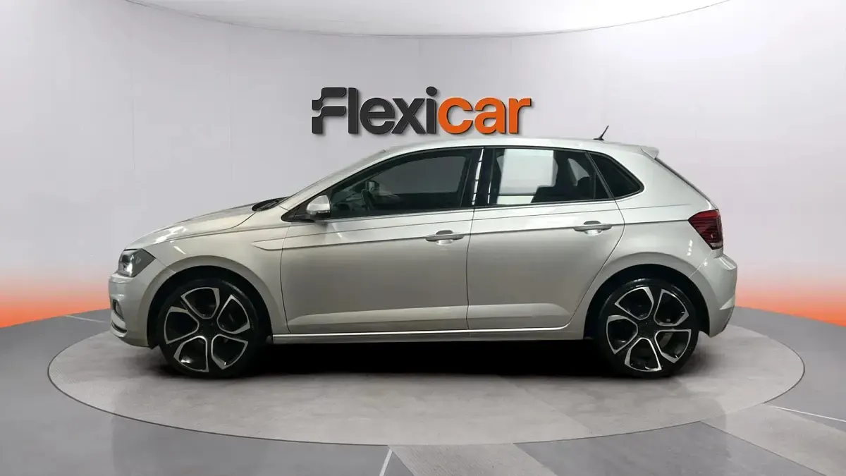 Usado VW Polo Advance 95 CV (69 kW) 2018 Gris Utilitario