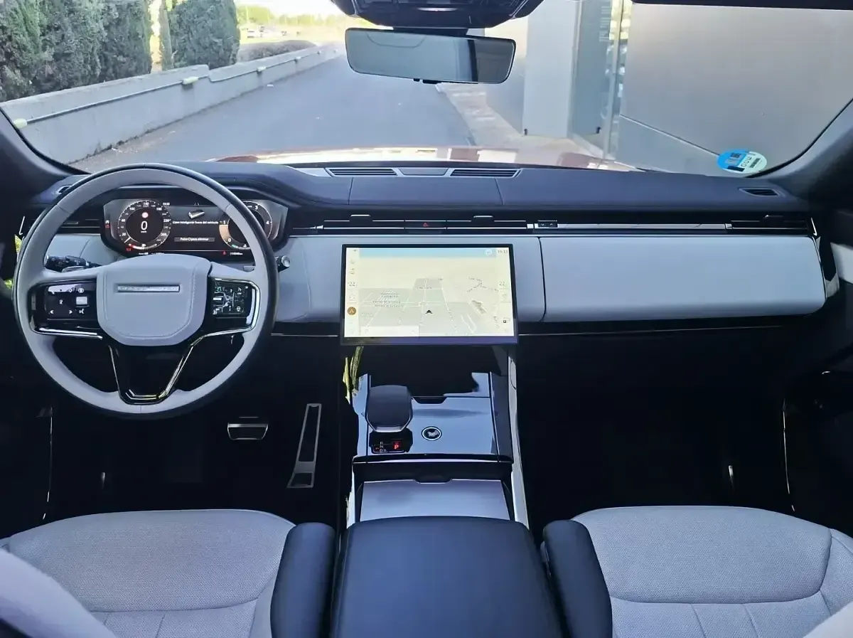 Usado Land Rover Range Rover Sport SE Dynamic 300 CV (220 kW) 2025 Rojo SUV