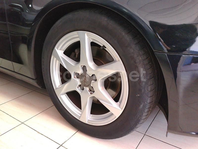 Usado Audi A4 Premium 160 CV (117 kW) 2009 Negro Familiar