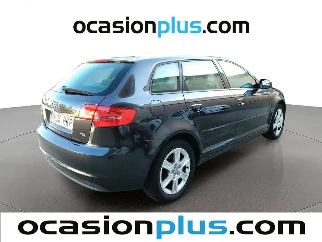 Usado Audi A3 Sportback Attraction 105 CV (77 kW) 2012 Negro Utilitario