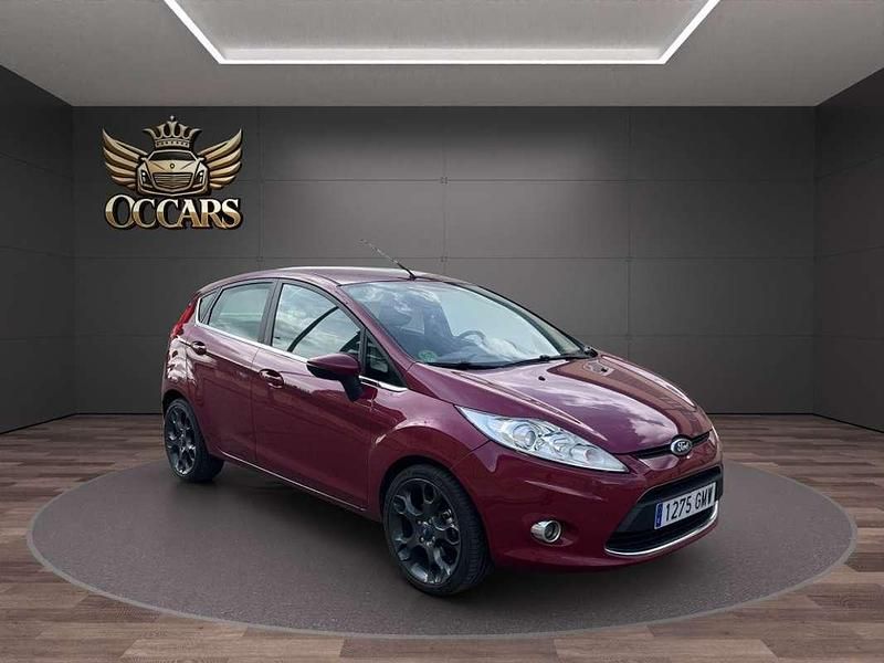 Usado Ford Fiesta Titanium 120 CV (88 kW) 2009 Burdeos Utilitario