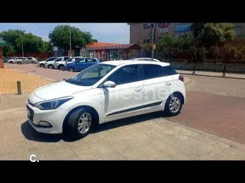 Usado Hyundai i20 GO! 85 CV (62 kW) 2016 Blanco Berlina