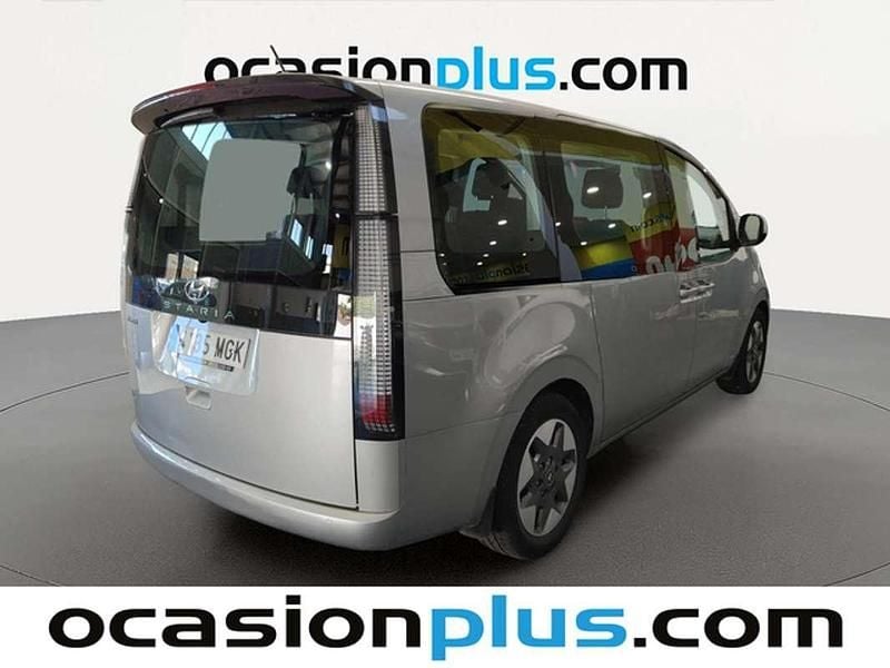 Usado Hyundai Staria 177 CV (130 kW) 2023 Plateado Monovolumen