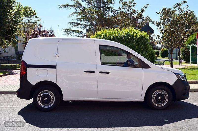 Usado Renault Kangoo 89 kW (122 CV) 2022 Blanco Monovolumen