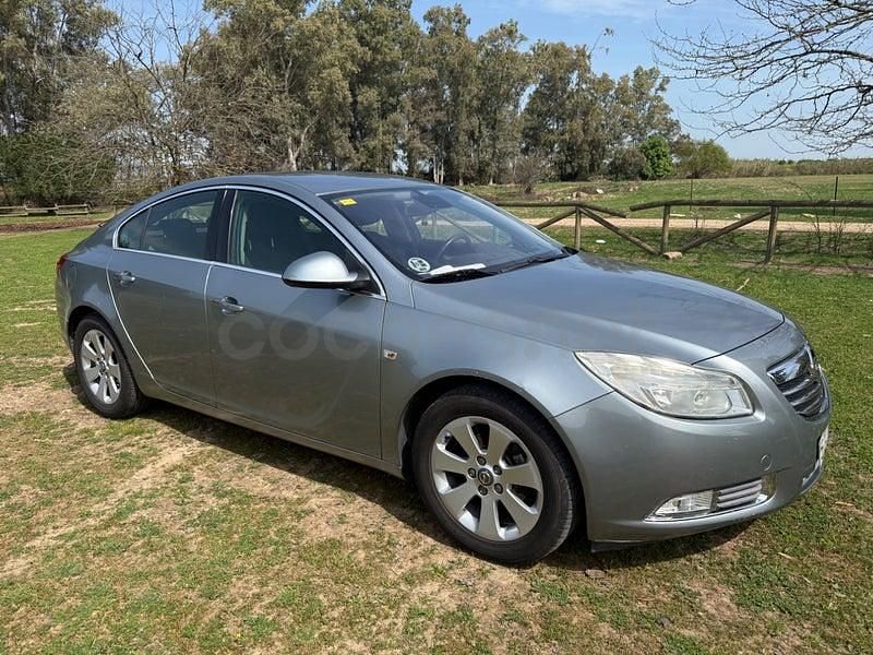 Usado Opel Insignia Cosmo 130 CV (95 kW) 2011 Gris / plata Berlina