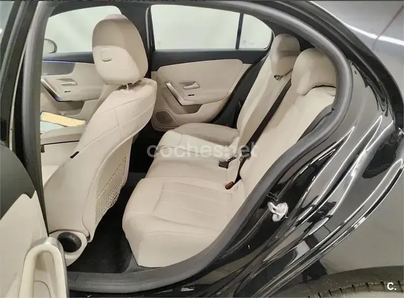 Usado Mercedes A250 218 CV (160 kW) 2021 Negro Berlina