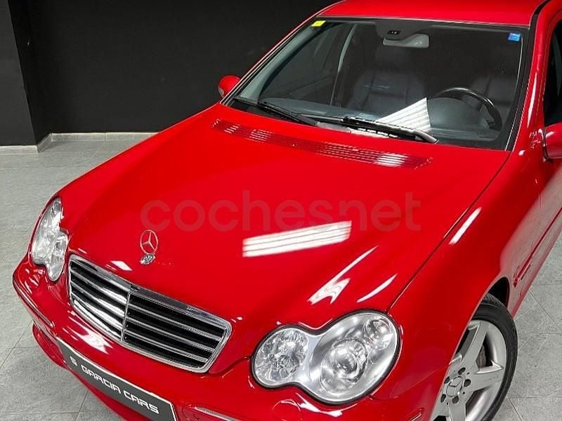 Usado Mercedes C230 Avantgarde 204 CV (150 kW) 2006 Rojo Berlina