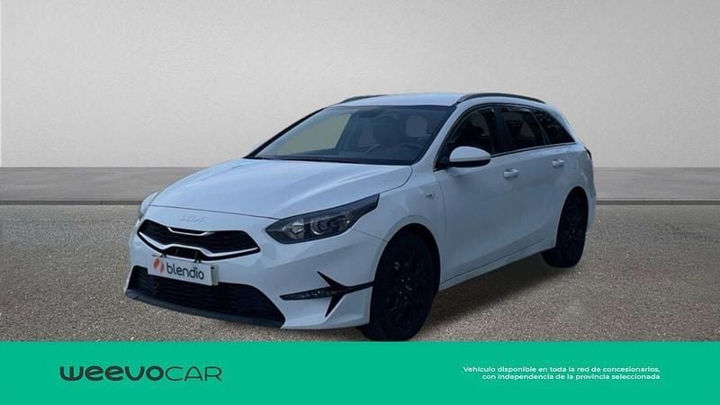 Usado Kia Ceed 120 CV (88 kW) 2022 Blanco Utilitario