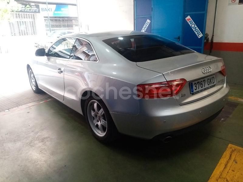 Usado Audi A5 240 CV (176 kW) 2010 Gris / plata Coupe