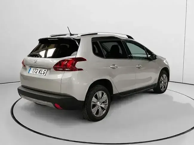 Usado Peugeot 2008 Style 82 CV (60 kW) 2018 Gris SUV