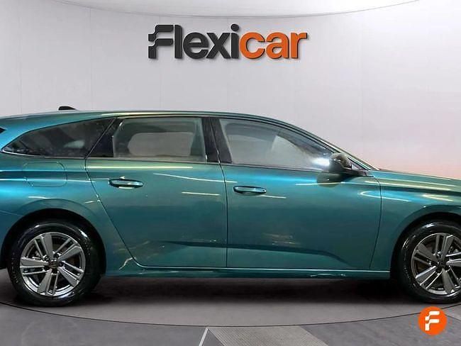 Usado Peugeot 308 Allure 131 CV (96 kW) 2022 Verde Berlina