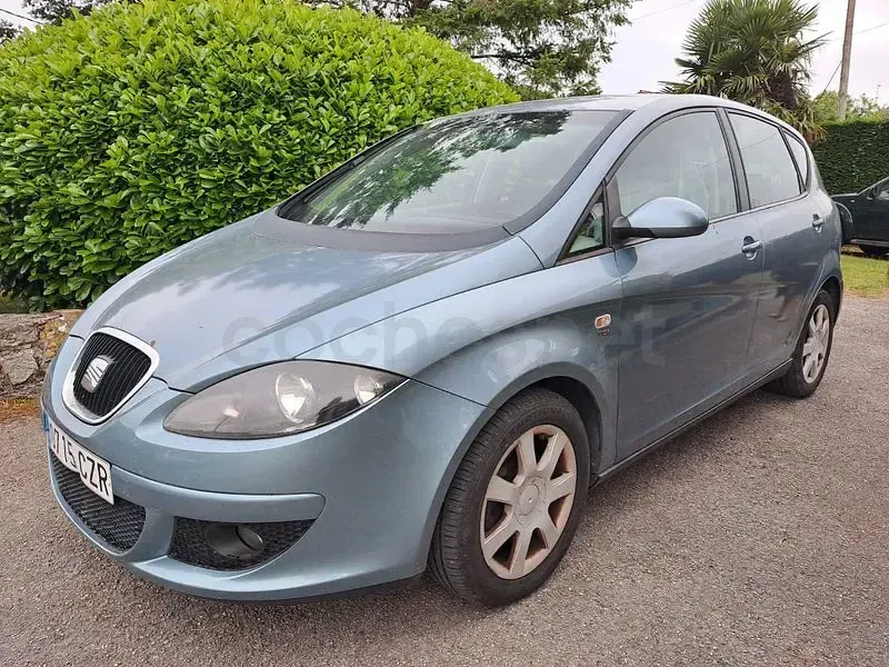Usado Seat Altea Stylance 140 CV (102 kW) 2004 Azul Monovolumen