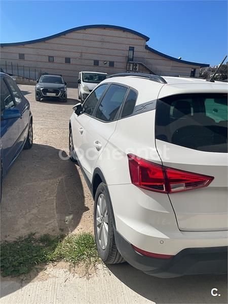 Usado Seat Arona Ecomotive 95 CV (69 kW) 2019 Blanco SUV