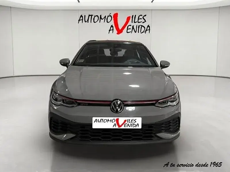 Usado VW Golf VIII GTI Clubsport 301 CV (221 kW) 2022 Gris / plata Berlina