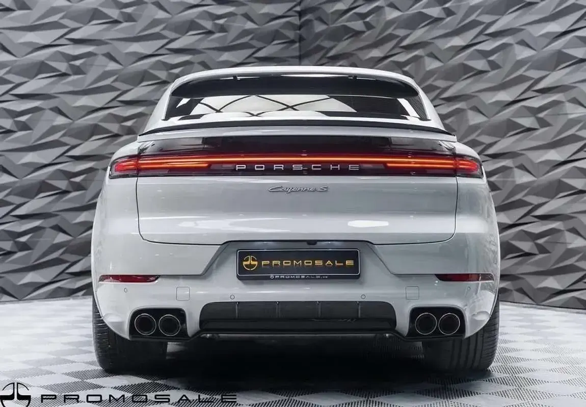 Usado Porsche Cayenne S E-Hybrid Black Edition 519 CV (381 kW) 2026 Gris SUV