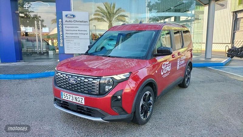 Usado Ford Tourneo Courier Active 100 kW (136 CV) 2025 Rojo Monovolumen