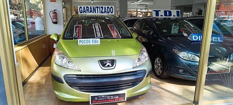 Verde Usado 2008 Peugeot 207 Berlina | 4488 € (Precio justo) - Imagen 1/4