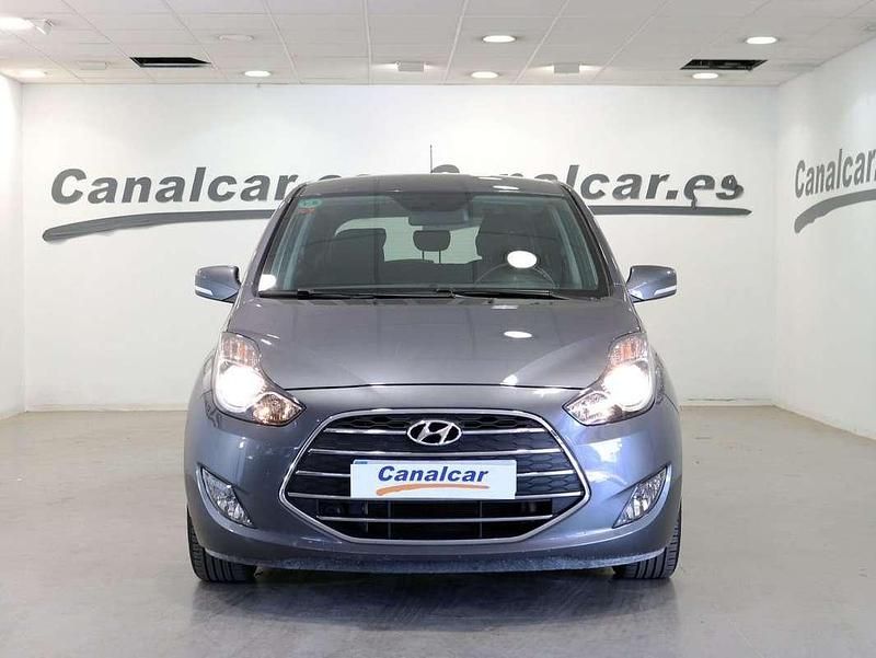 Usado Hyundai ix20 90 CV (66 kW) 2016 Plata Utilitario
