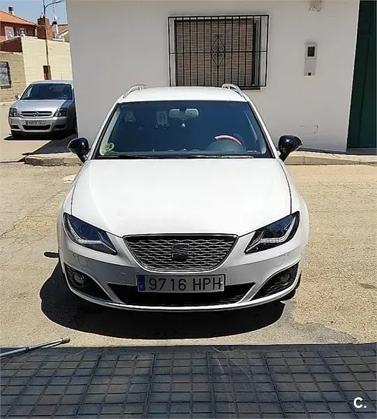 Usado Seat Exeo Sport 143 CV (105 kW) 2013 Blanco Familiar