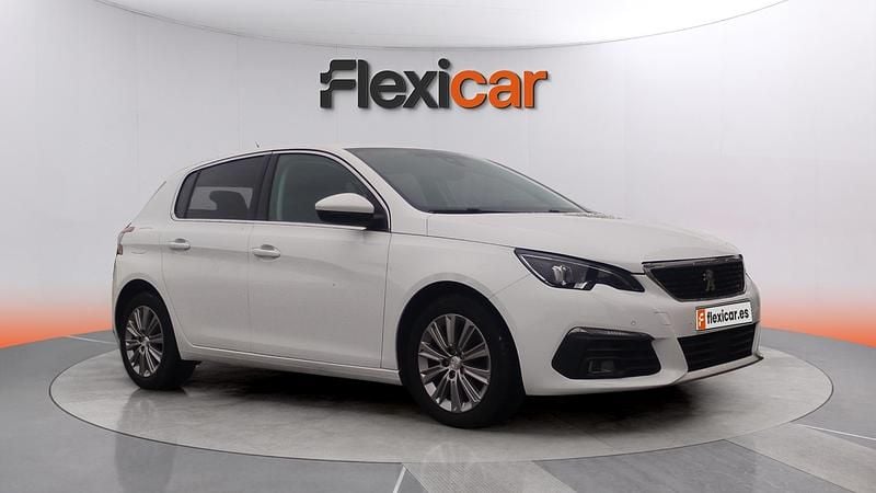 Usado Peugeot 308 Allure 100 CV (73 kW) 2020 Blanco Utilitario