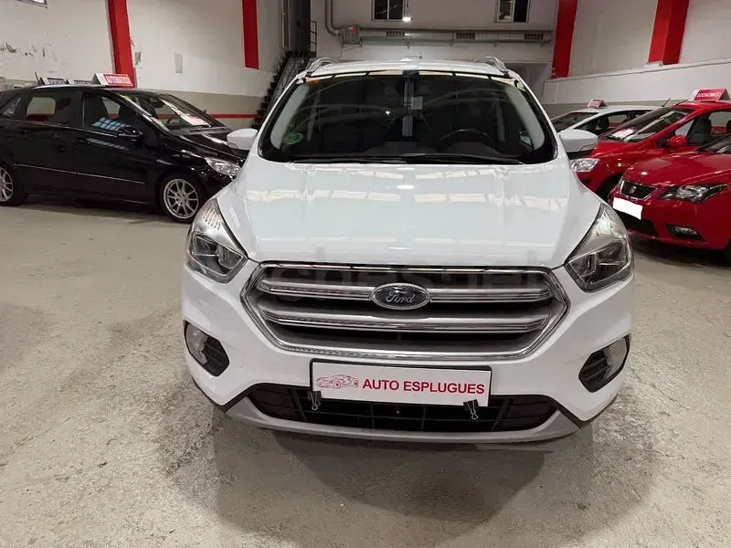 Usado Ford Kuga Titanium 120 CV (88 kW) 2017 Blanco SUV