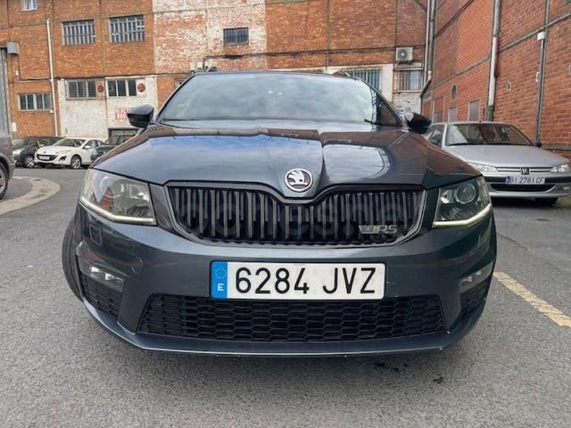 Usado Skoda Octavia RS 184 CV (135 kW) 2017 Gris / plata Familiar