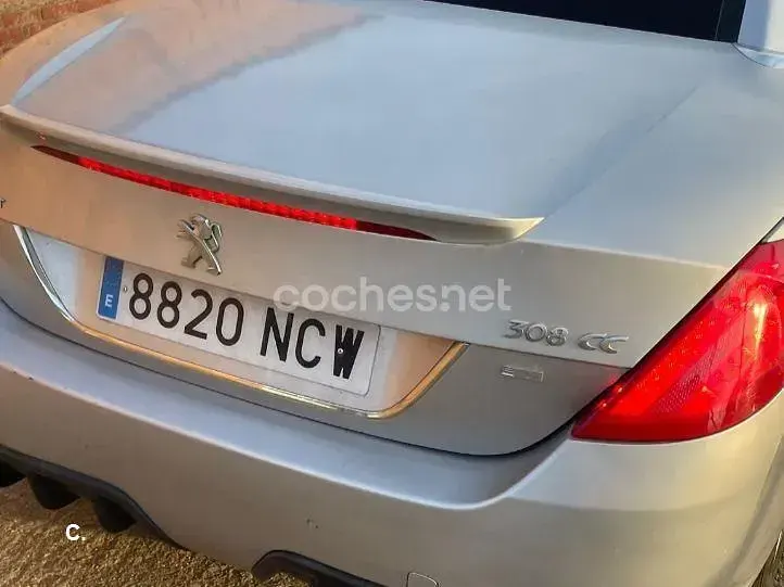 Usado Peugeot 308 CC Active 115 CV (84 kW) 2015 Blanco Descapotable