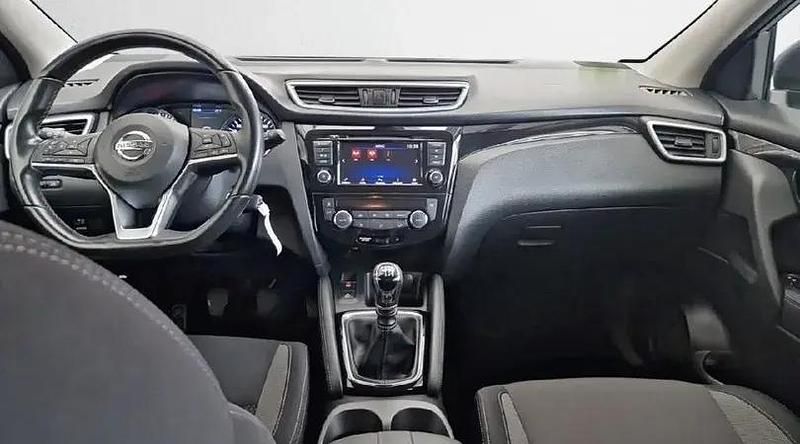 Usado Nissan Qashqai Style Edition 140 CV (102 kW) 2021 Plata diamante (metalizado) SUV