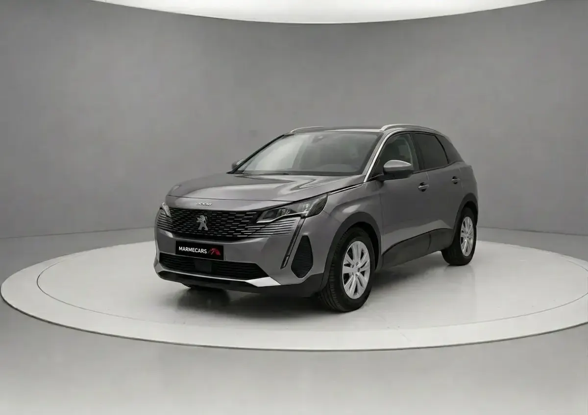 Usado Peugeot 3008 Active 130 CV (95 kW) 2021 Gris SUV