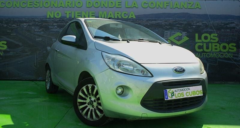 Usado Ford Ka Titanium 69 CV (50 kW) 2010 Gris Utilitario
