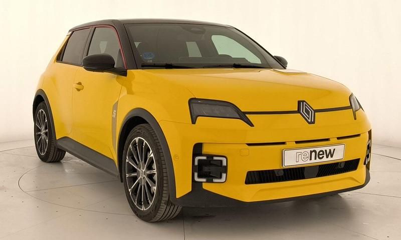 Usado Renault 5 E-Tech Techno 110 kW (150 CV) 2024 Amarillo con techo negro Berlina