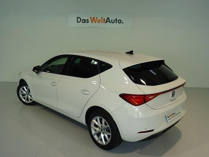 Usado Seat Leon Style 110 CV (80 kW) 2025 Blanco