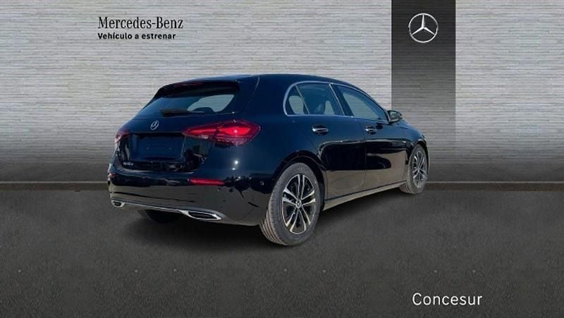 Nuevo Mercedes A180 116 CV (85 kW) 2025 Negro