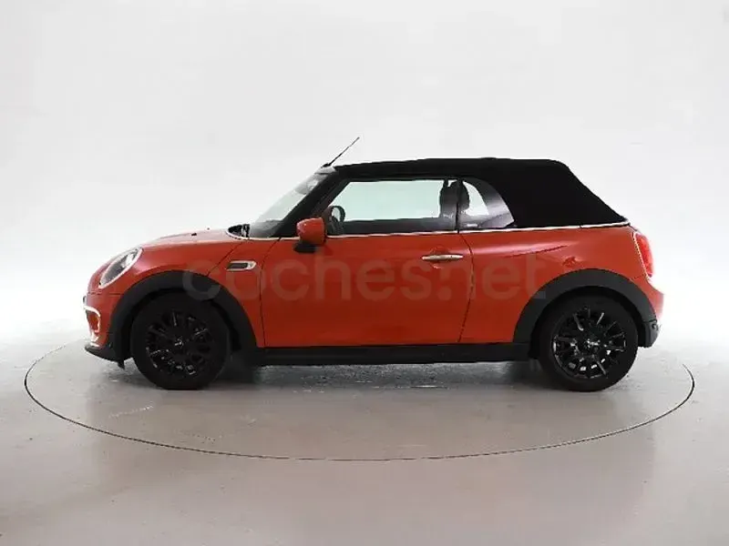 Usado Mini Cooper Cabriolet 136 CV (100 kW) 2021 Naranja Descapotable