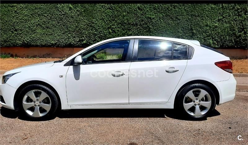 Usado Chevrolet Cruze LT 124 CV (91 kW) 2012 Blanco Berlina