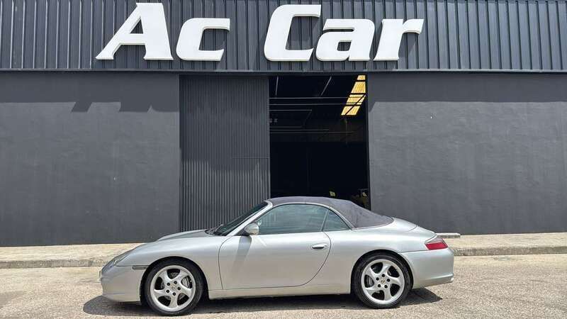 Gris Usado 2002 Porsche 911 Carrera 4 Cabriolet Descapotable | 27.790 € - Imagen 1/4