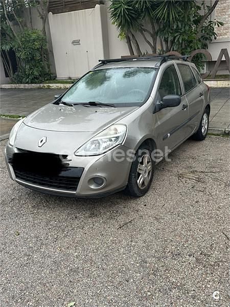 Usado Renault Clio GrandTour Authentique 68 CV (50 kW) 2010 Marrón Familiar