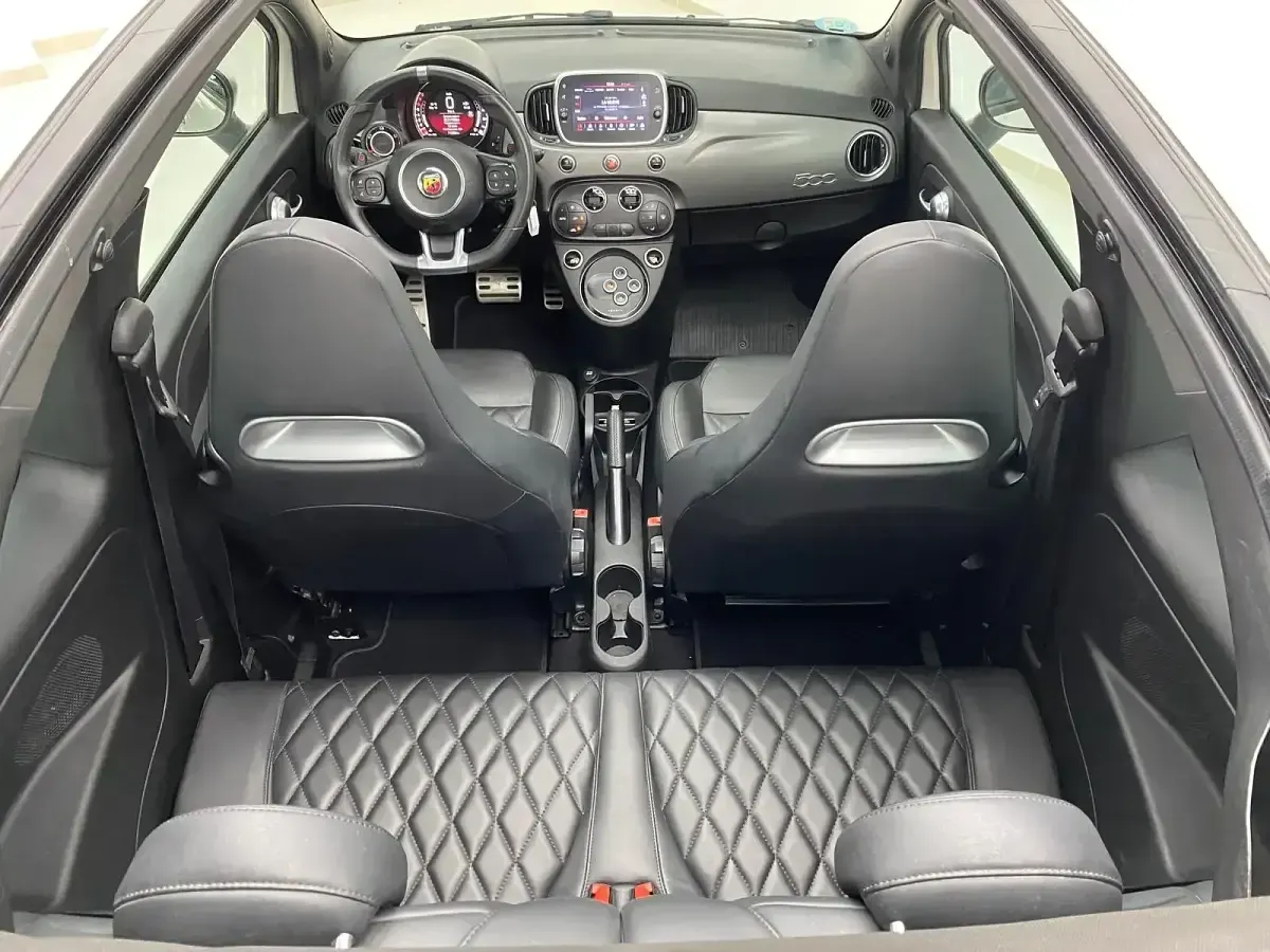 Usado Abarth 595 Turismo 165 CV (121 kW) 2021 Blanco Utilitario