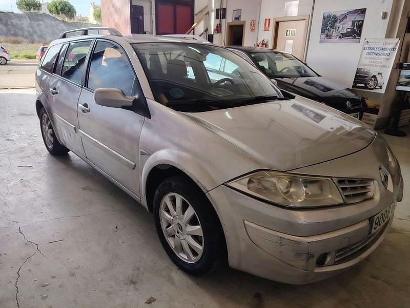 Usado Renault Mégane GrandTour Dynamique 110 CV (80 kW) 2008 Gris / plata Familiar
