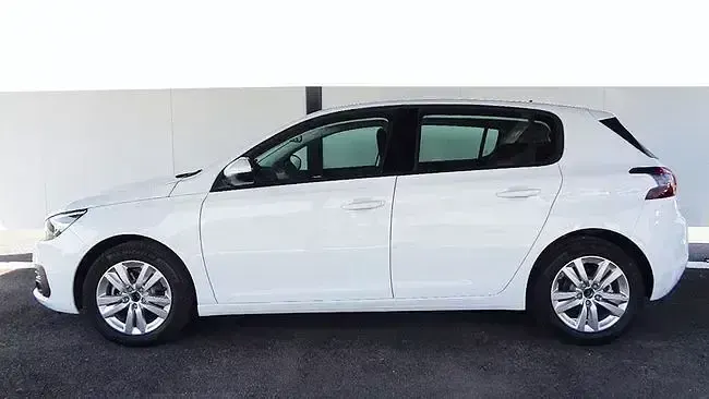 Usado Peugeot 308 Active 130 CV (95 kW) 2022 Blanco