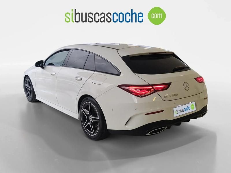 Usado Mercedes CLA200 Shooting Brake 163 CV (119 kW) 2018 Blanco Familiar