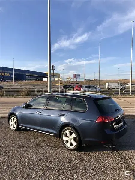 Usado VW Golf VII Advance 110 CV (80 kW) 2016 Azul Familiar